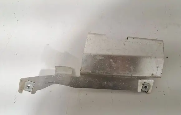 BMW i8 Fender mounting bracket 7336276