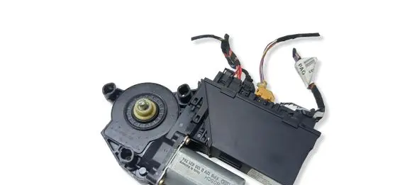Porsche Cayenne (9PA) Front door window regulator motor 7L0959701