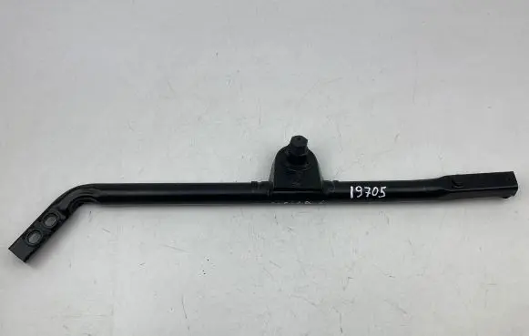 Chrysler Pacifica Radiator support slam panel bracket 68231357AA