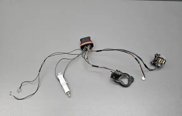 Ford Fiesta Headlight/headlamp wiring loom/harness VPDE2X13K370AA 13K370AA