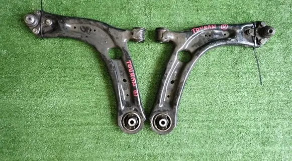 Volkswagen Touran III Front lower control arm/wishbone 