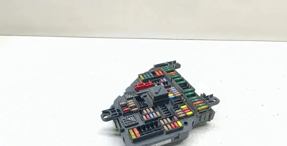 BMW 5 F10 F11 Fuse module 9234423