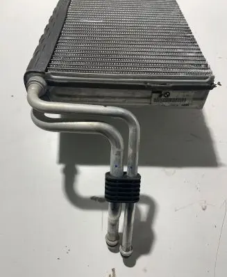 BMW 3 E90 E91 Air conditioning (A/C) radiator (interior) N668618N996