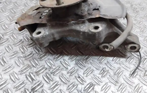 Toyota Prius (XW30) Front wheel hub