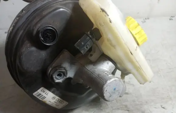 Audi A6 S6 C6 4F Brake booster 4F0612105N