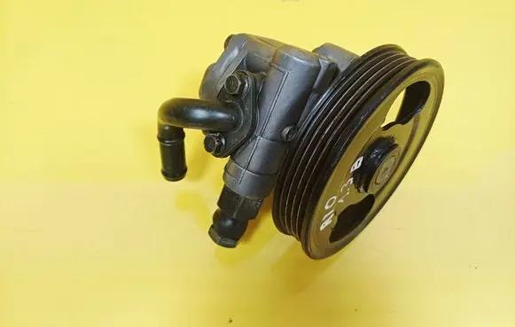 KIA Rio Power steering pump 