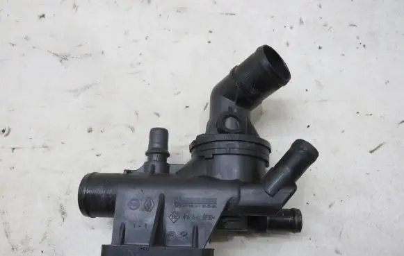 Renault Scenic III - Grand scenic III Thermostat housing 110617671R
