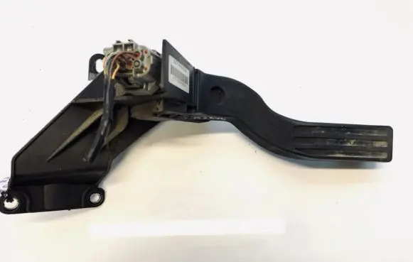 Ford Mondeo Mk III Accelerator throttle pedal 2s719f836da