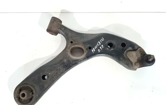 Toyota Prius (XW30) Front lower control arm/wishbone 4806847050