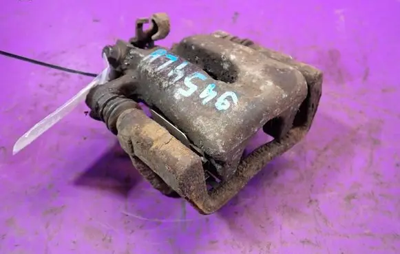 Opel Meriva A Rear brake caliper