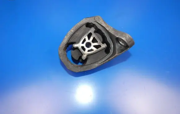 Volvo S90, V90 Engine mount bracket 31339953