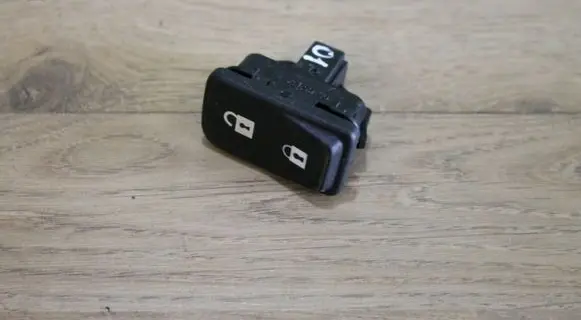 Volvo V50 Central locking switch button 30773333
