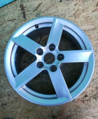 R16 alloy rim