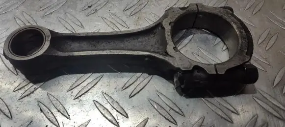 Nissan Primera Connecting rod/conrod 
