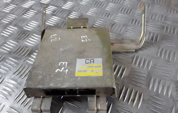 Nissan Sunny Engine control unit/module 2260462C00