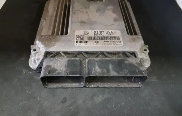 Volkswagen PASSAT CC Engine control unit/module 3C0907115G