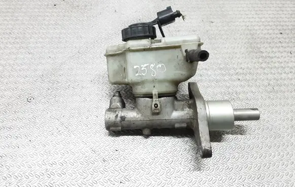 Master brake cylinder