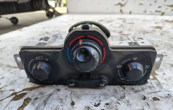 Renault Kangoo II Climate control/heater control trim 