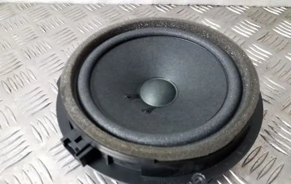 Ford Focus Front door speaker AA6T18808AA
