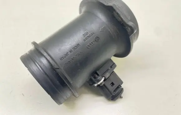 Audi A6 S6 C6 4F Mass air flow meter PBTGF40 HT17AG11
