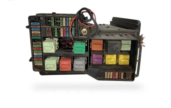 BMW 3 E36 Fuse module 8366600 61368366600 1393404