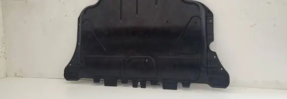 Volkswagen PASSAT B8 Engine splash shield/under tray 3Q0825236D