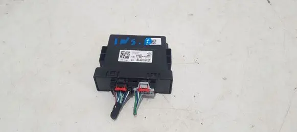 Opel Insignia B Parking PDC control unit/module 13517788