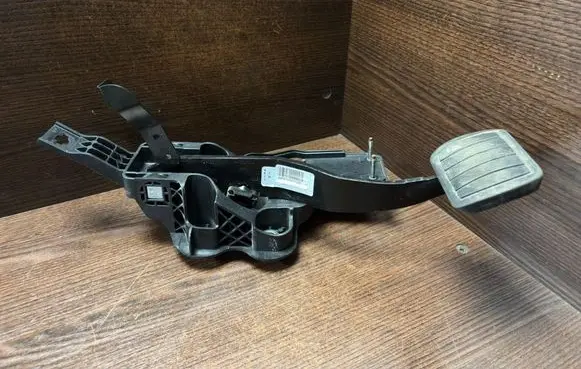Toyota Proace Brake pedal 9806461180 9814361880