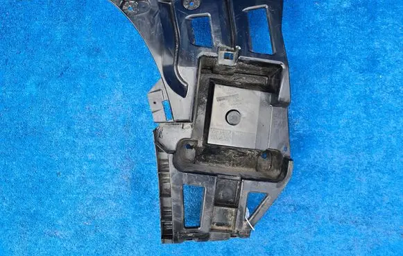 BMW X1 F48 F49 Rear bumper mounting bracket 7332317