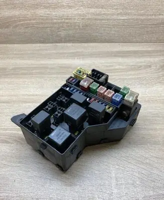 Volvo S40, V40 Fuse module 30859714