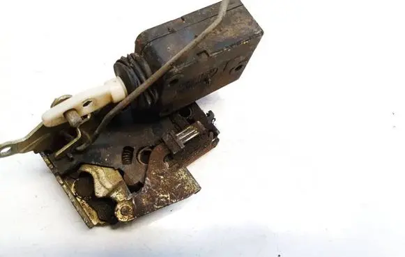 Peugeot 405 Front door lock