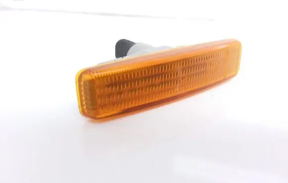 BMW 5 E39 Front fender indicator light 8360589