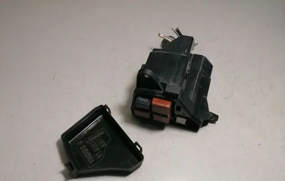 Toyota Corolla E120 E130 Fuse box set