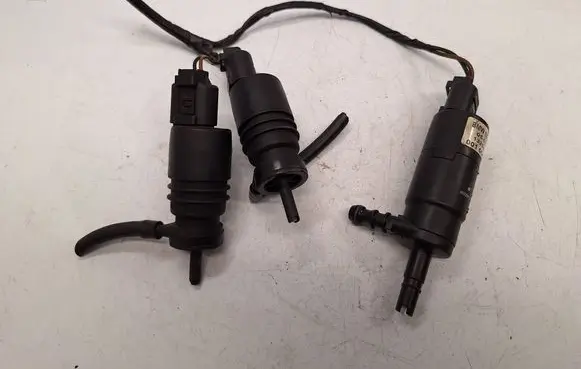 BMW X5 E53 Headlight washer pump 8377430 67128377430 67128362154