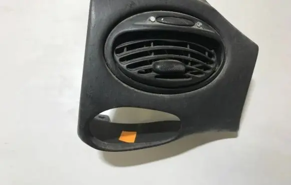 Ford Focus Dash center air vent grill 98ab19893bj 98ab-19893-bj