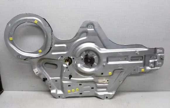 KIA Cerato Front window lifting mechanism without motor 824702F020