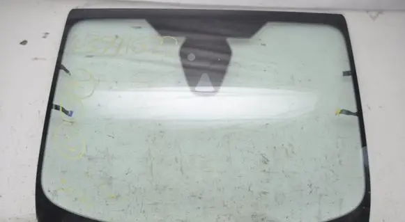 Ford Fiesta Front windscreen/windshield window 