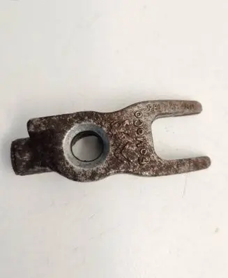 Peugeot 3008 II Fuel Injector clamp holder 9811760780