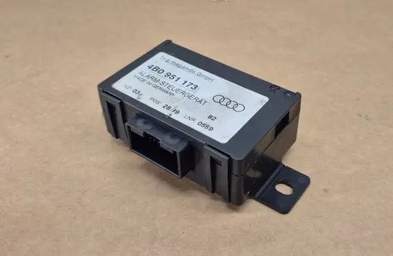Audi A6 S6 C5 4B Alarm control unit/module 4B0951173