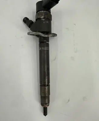 Volvo XC90 Fuel injector 30750283