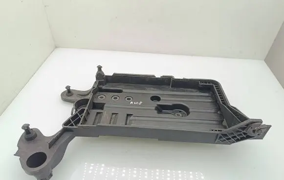 Skoda Octavia Mk3 (5E) Battery tray 5Q0915331J 5Q0915321H