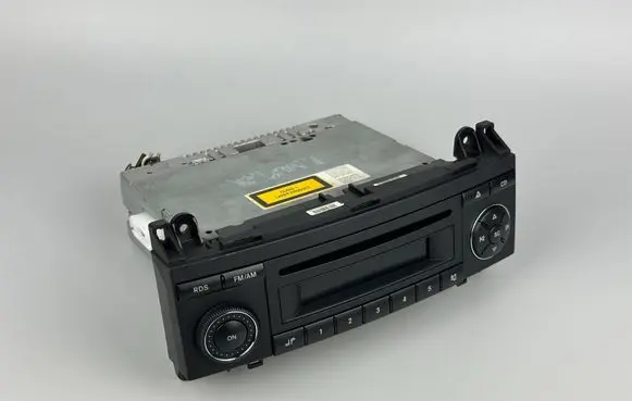 Mercedes-Benz B W245 Radio/CD/DVD/GPS head unit A1698702389