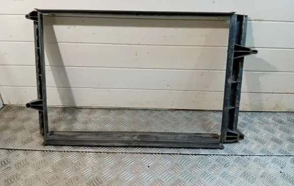 Volvo V70 Radiator trim 9492961