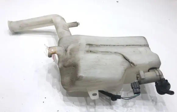 Windshield washer fluid reservoir/tank