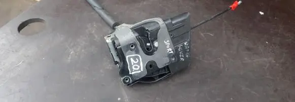 Land Rover Discovery 5 Rear door lock GK7224994BD