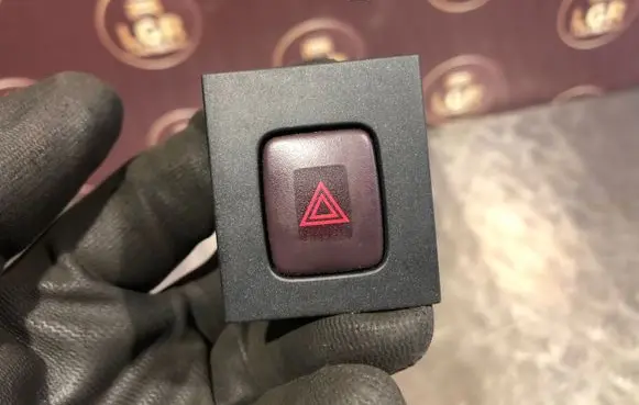Volvo V70 Hazard light switch 30710106