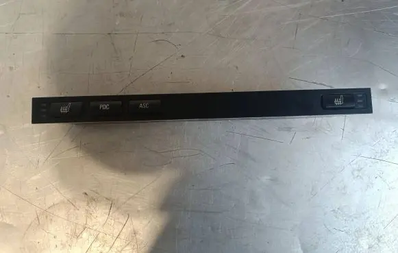 BMW 5 E39 Seat heating switch 61318373715 03742023