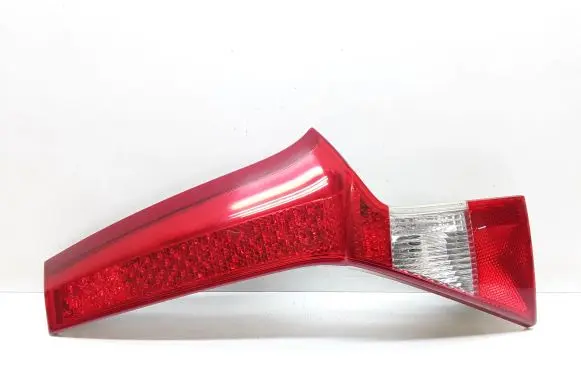 Volvo V70 Tailgate rear/tail lights