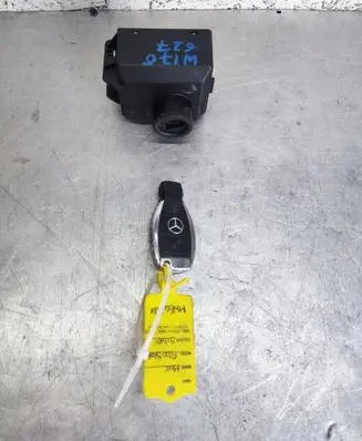 Mercedes-Benz A W176 Ignition lock A2469050802