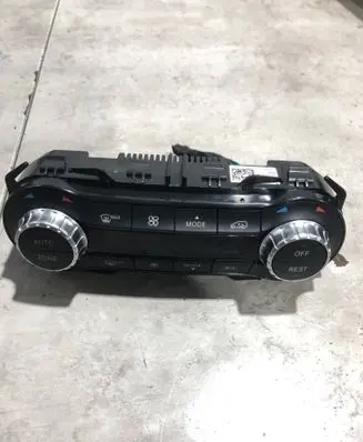 Mercedes-Benz B W246 W242 Climate control unit A2469000715 A2469010805